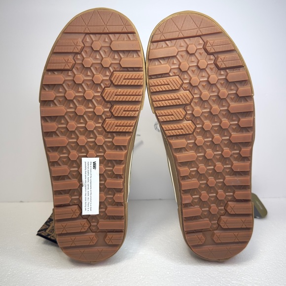 Vans MTE Sk8-Hi DR Shoes - Picture 7 of 7